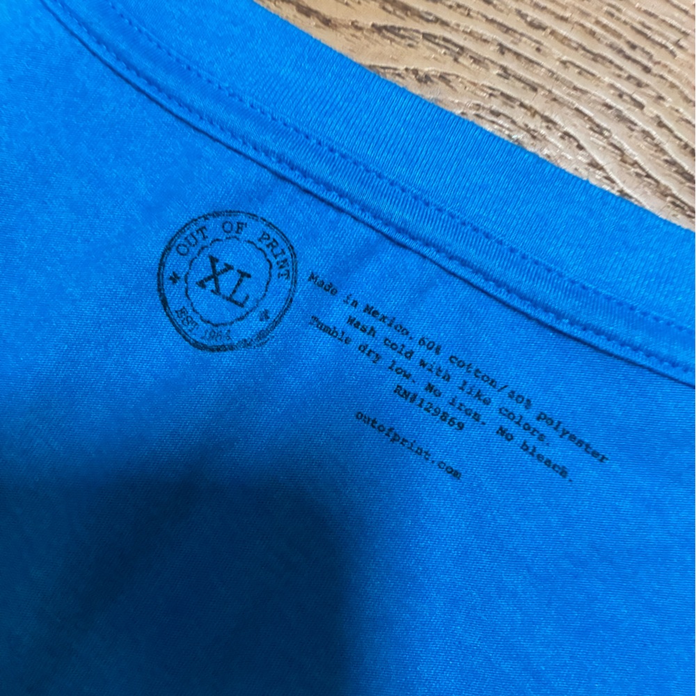 Out of Print Bright Blue pookie Puppy T-Shirt - Picture 4 of 4
